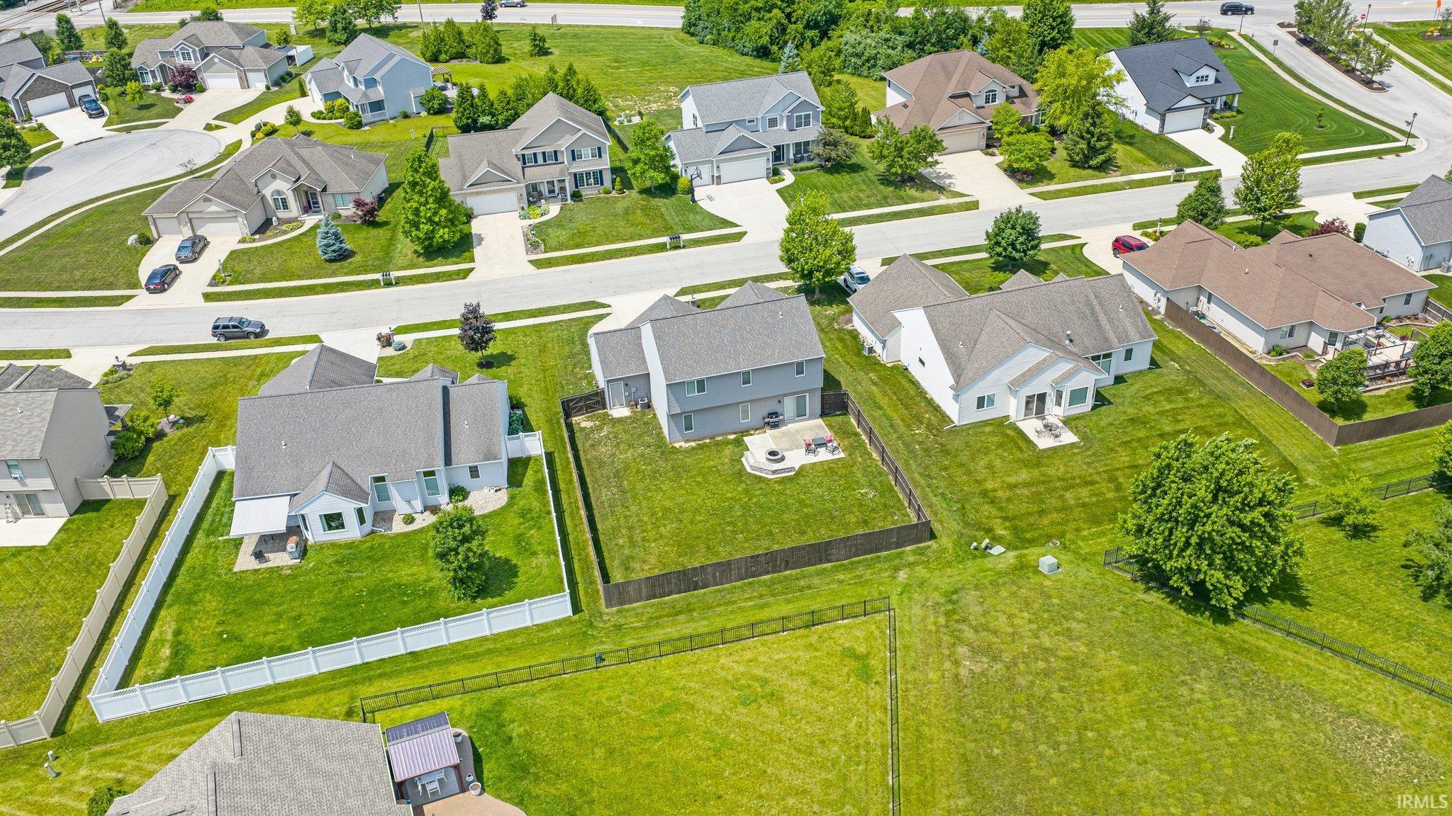 826 Clairborne Drive Fort Wayne, IN 46818 - Photo 4 of 32