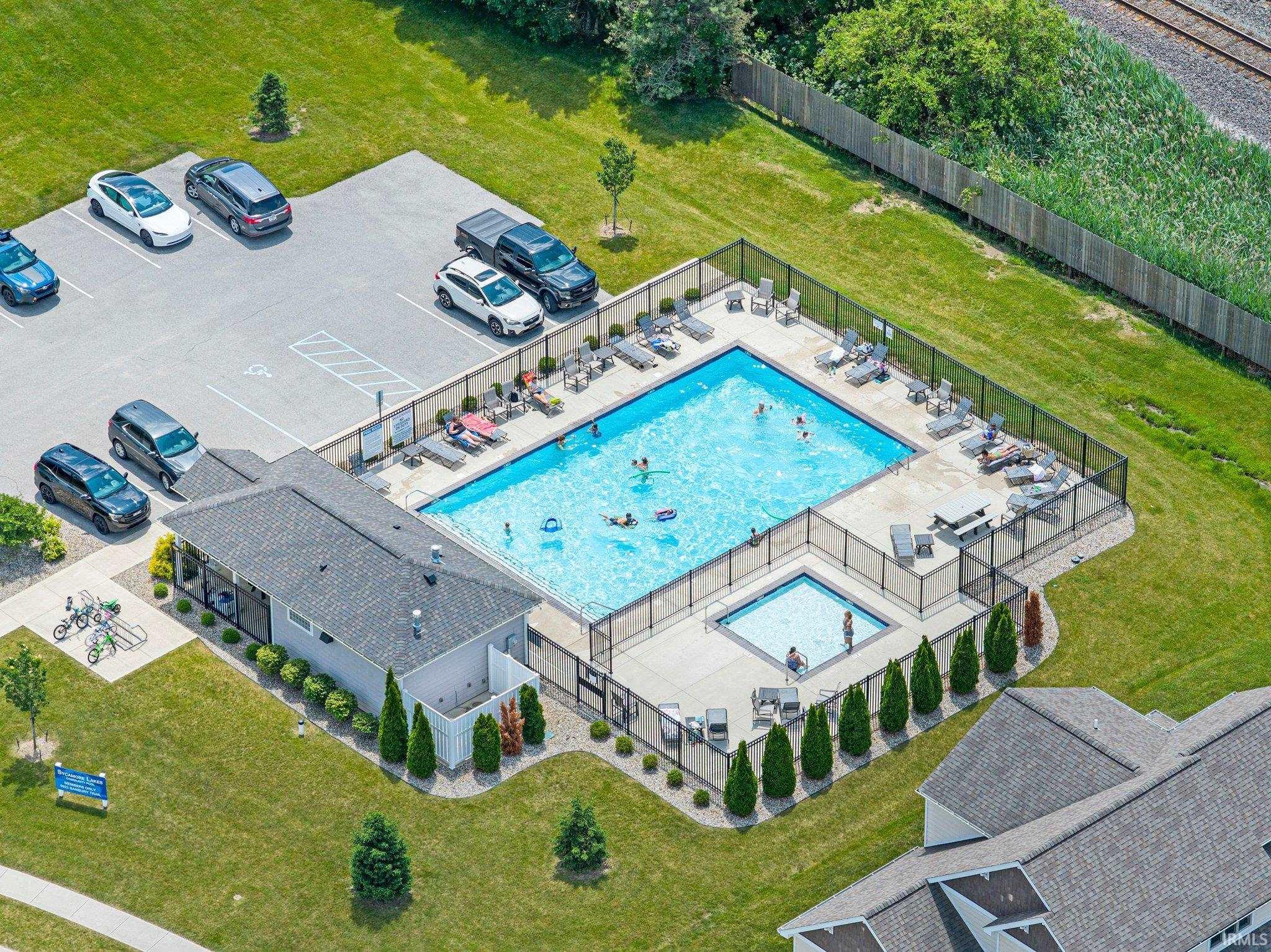 826 Clairborne Drive Fort Wayne, IN 46818 - Photo 7 of 32