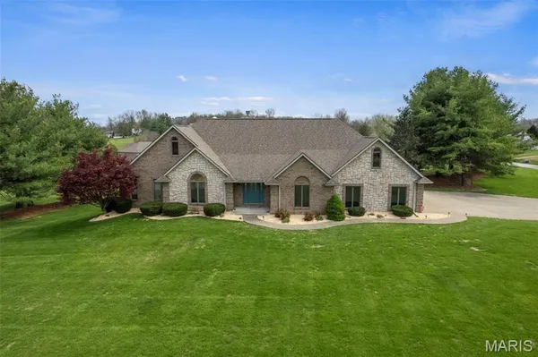 $690,000 | 2305 St Andrews Court, Jackson, MO 63755