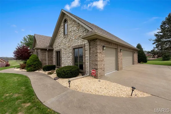 $690,000 | 2305 St Andrews Court, Jackson, MO 63755
