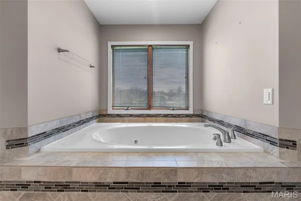 $690,000 | 2305 St Andrews Court, Jackson, MO 63755