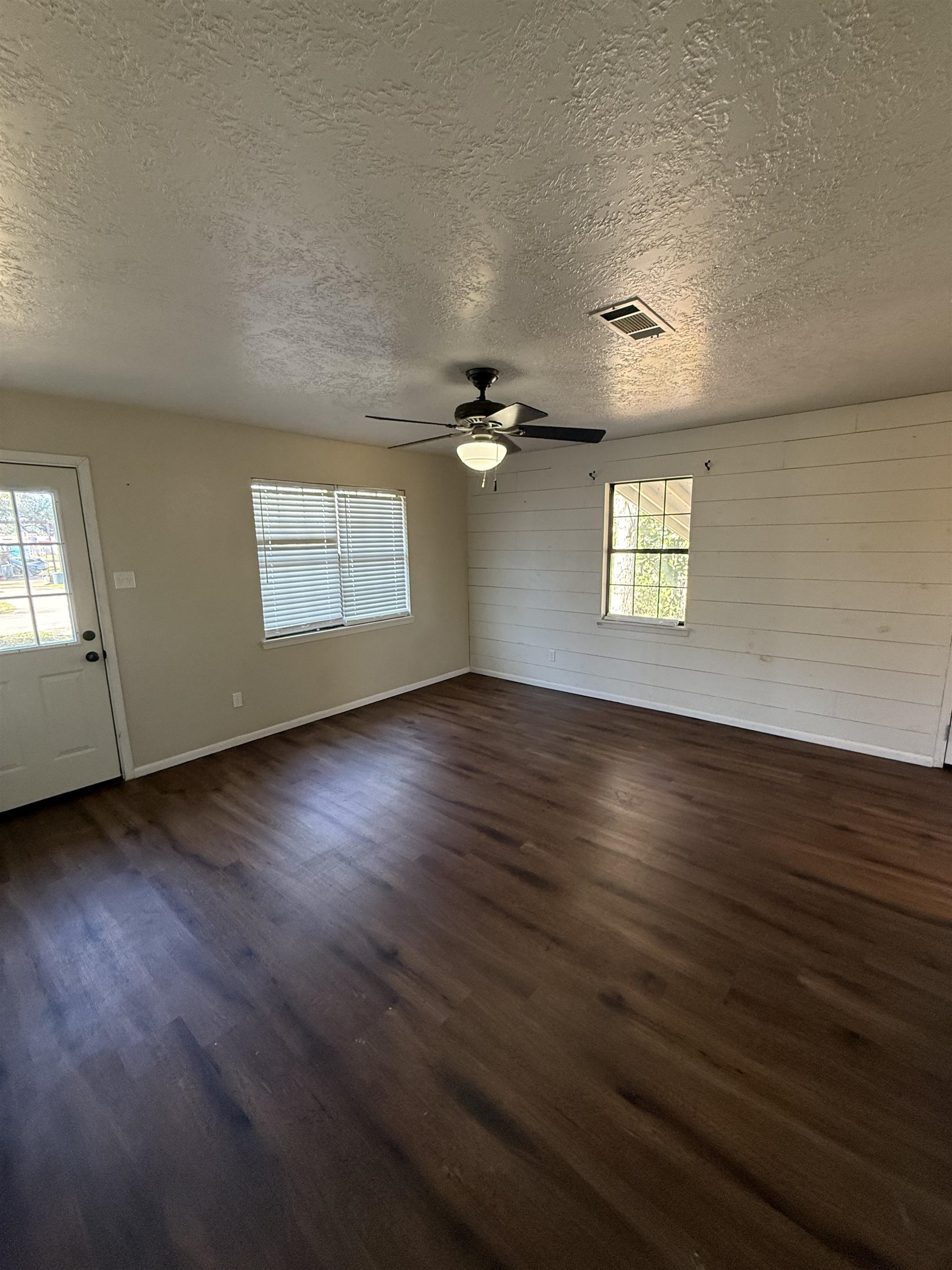 625 South 3rd Street Silsbee, TX 77656 - Photo 6 of 16