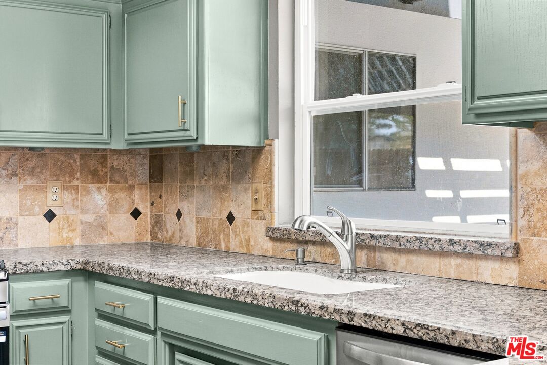 6304 Castleton Street Bakersfield, CA 93313 - Photo 19 of 40 Gallery Image 19