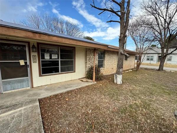 $106,115 | 235 North 12th Street, Junction, TX 76849