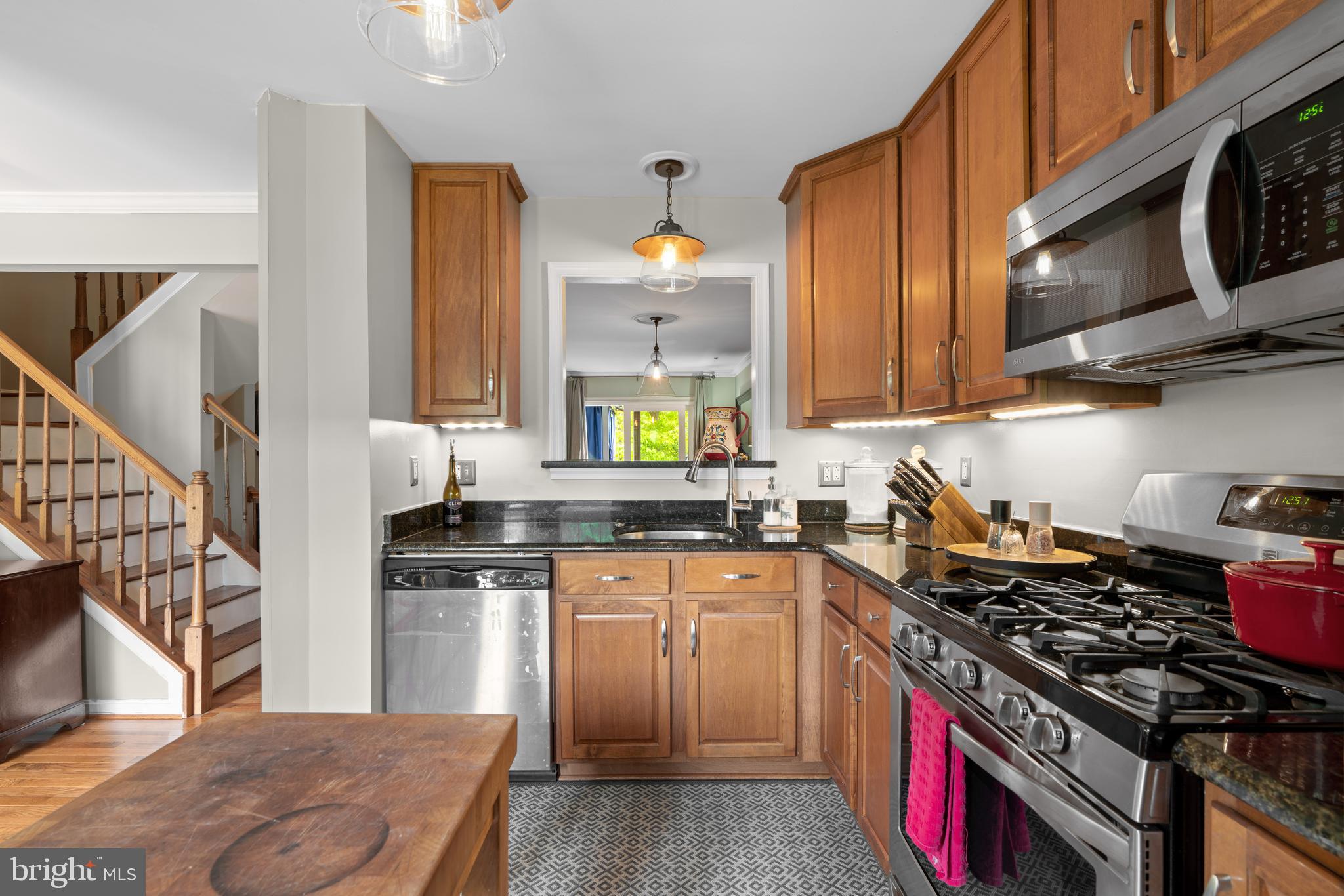 318 White Rocks Court Pasadena, MD 21122 - Photo 6 of 45 Gallery Image 6