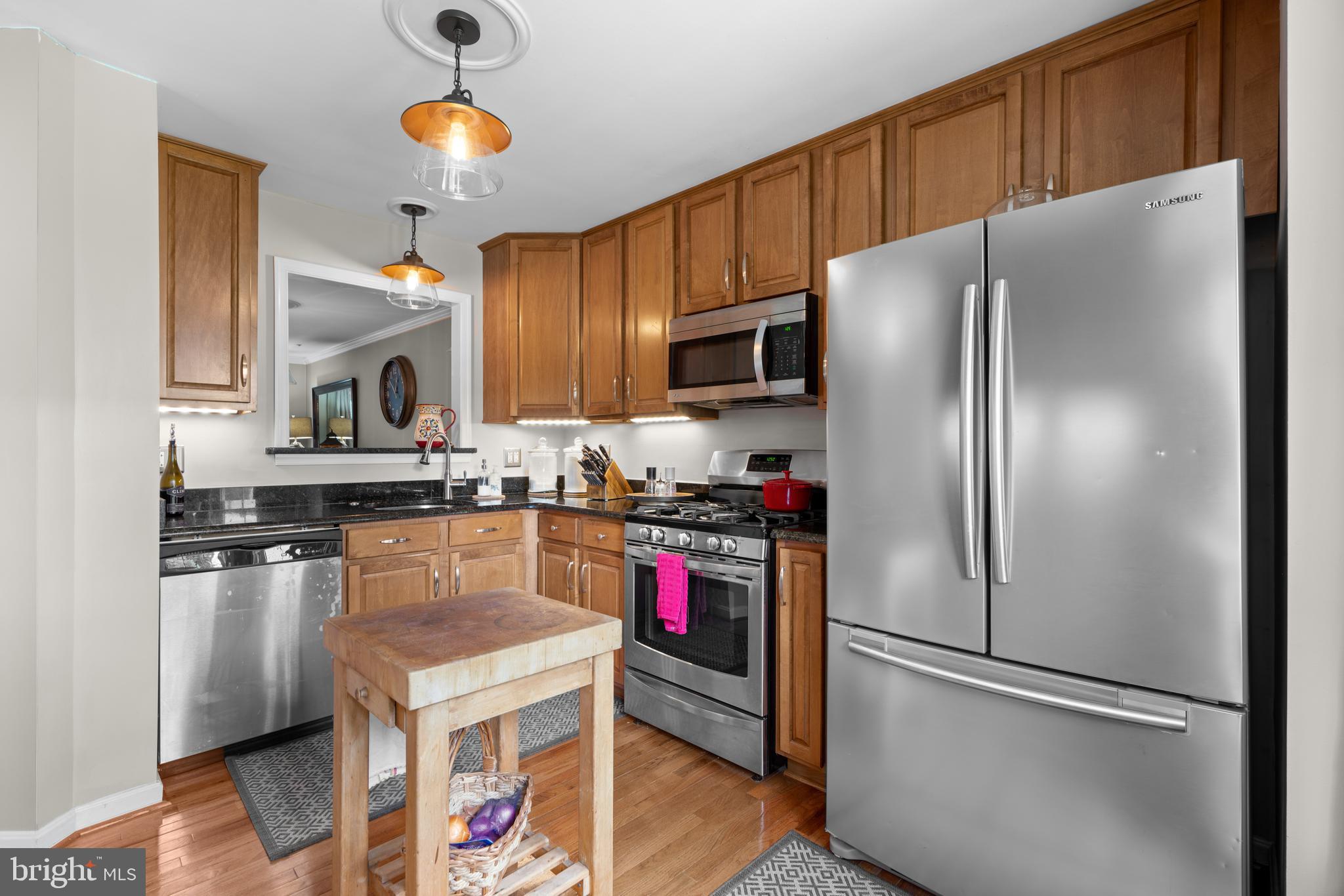 318 White Rocks Court Pasadena, MD 21122 - Photo 7 of 45 Gallery Image 7