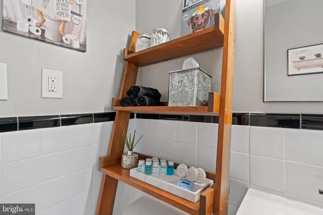 $3,400 | 110 East Rosemont Avenue, Alexandria, VA 22301