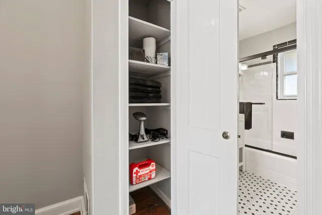 $3,400 | 110 East Rosemont Avenue, Alexandria, VA 22301