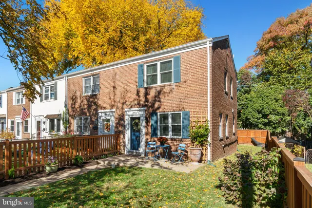 $3,400 | 110 East Rosemont Avenue, Alexandria, VA 22301