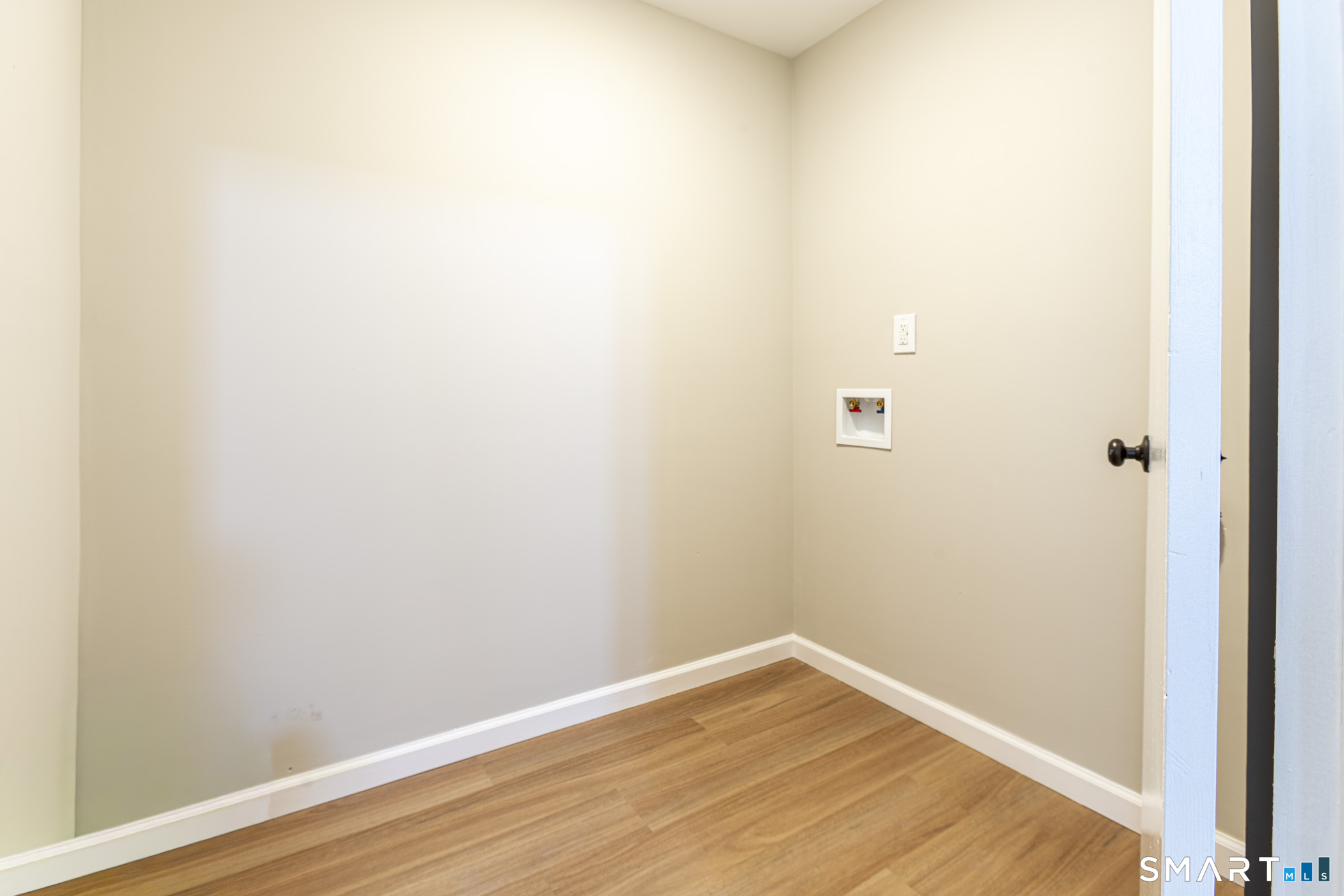 73 Abbe Road Windsor, CT 06095 - Photo 17 of 40