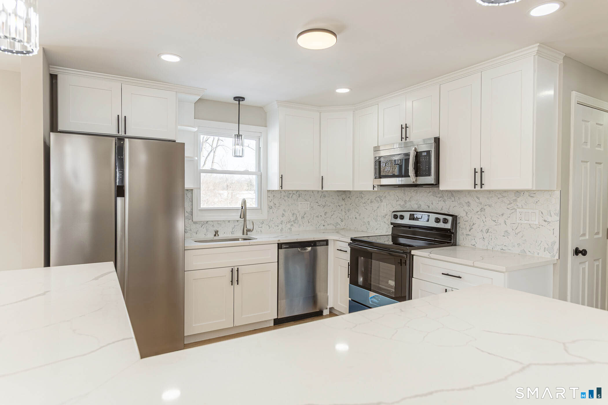 73 Abbe Road Windsor, CT 06095 - Photo 26 of 40