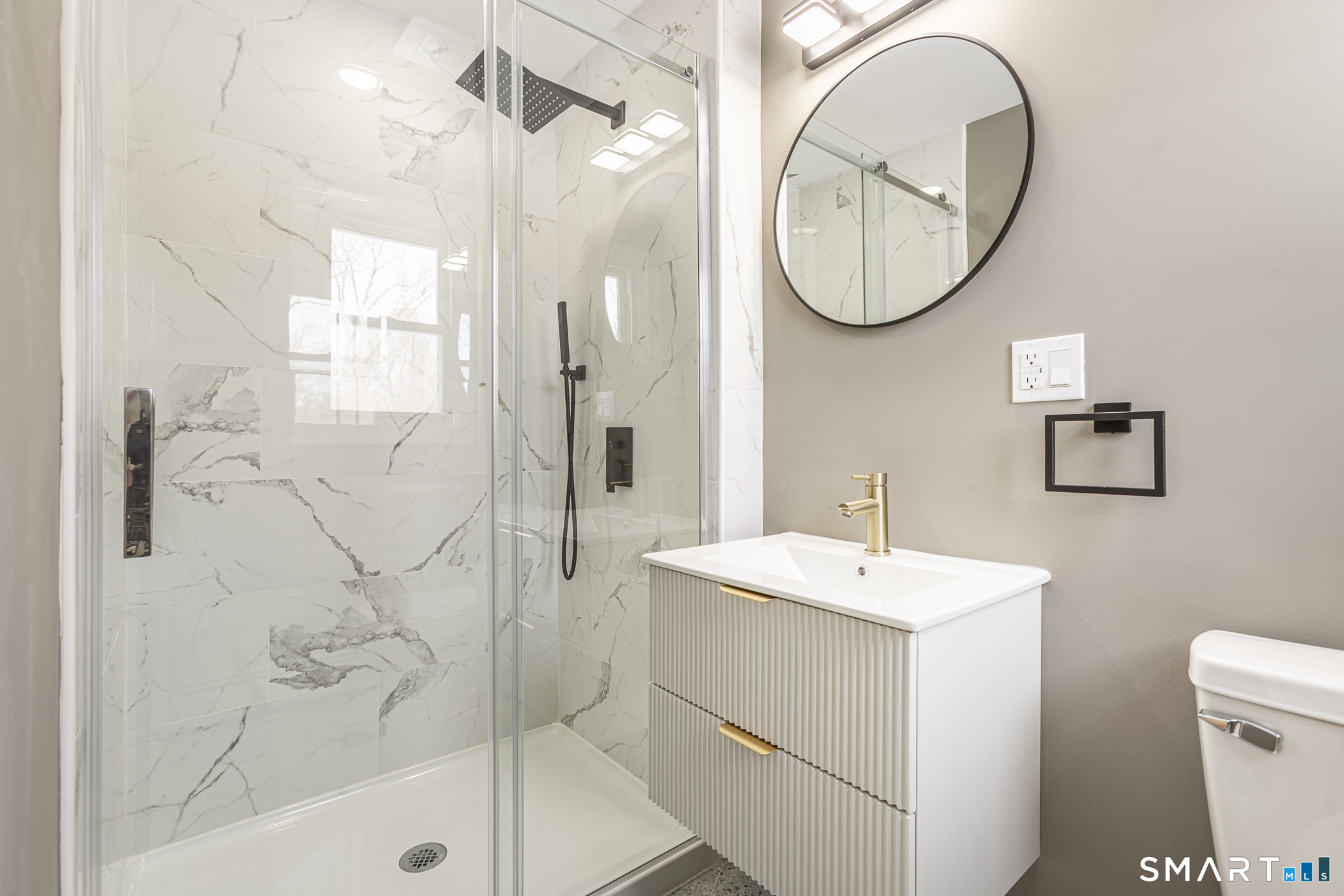 73 Abbe Road Windsor, CT 06095 - Photo 32 of 40 Master Bedroom Full Bath