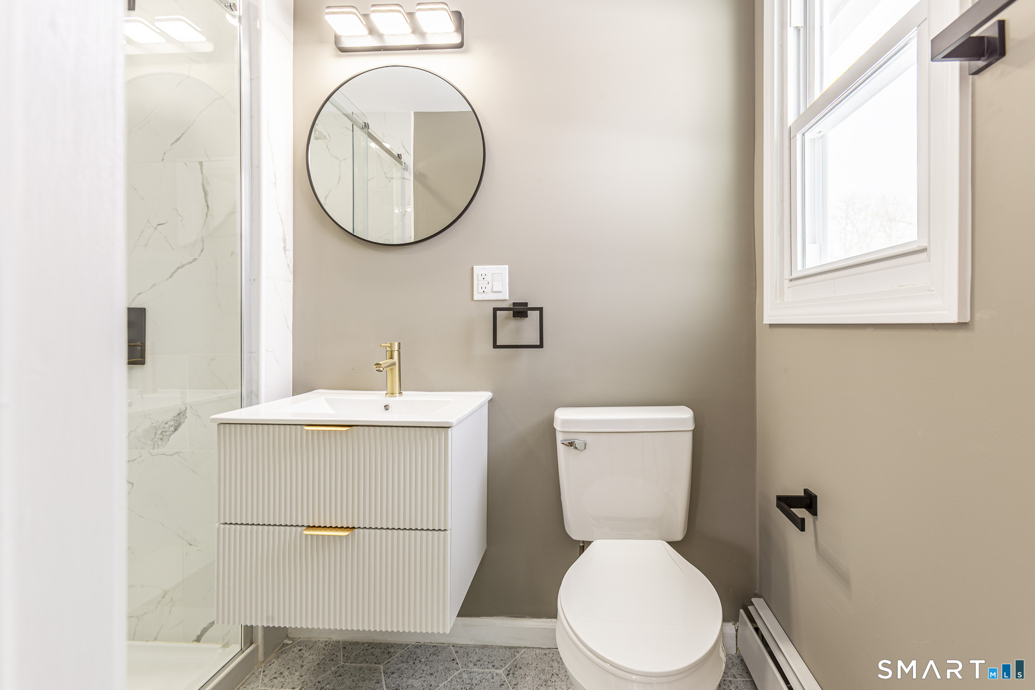 73 Abbe Road Windsor, CT 06095 - Photo 33 of 40 Master Bedroom On Suite Bathroom