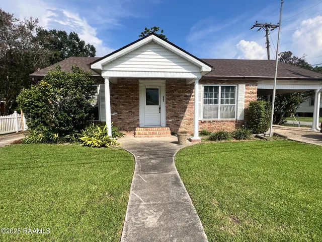 $1,500 | 311 South Morgan Avenue, Broussard, LA 70518