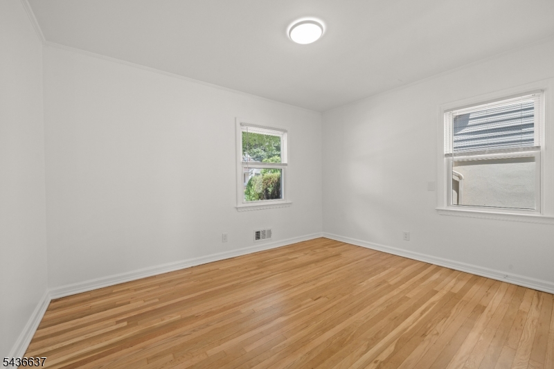 166 Beverly Hill Road Clifton, NJ 07012 - Photo 10 of 21