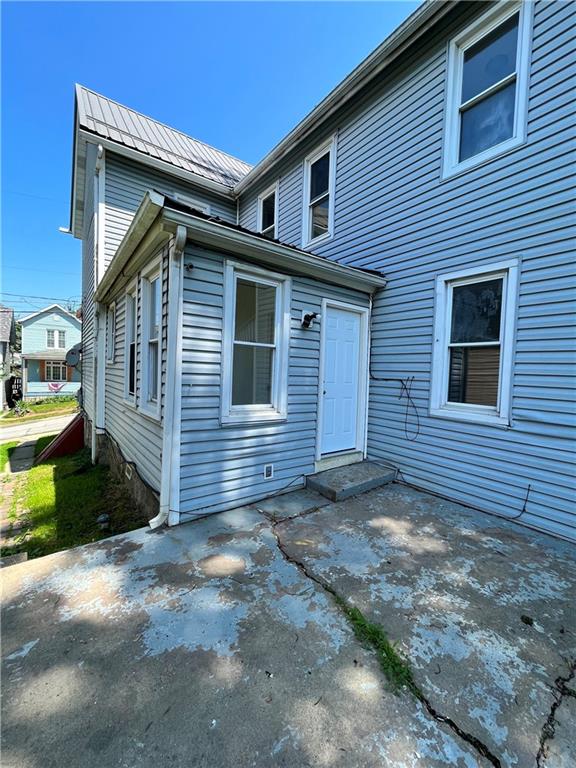 517 North 4th Street Apollo, PA 15613 - Photo 25 of 27 a view of a house with a yard