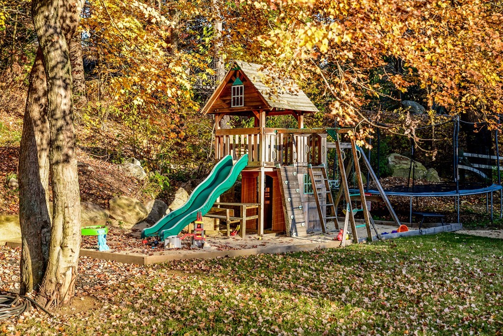 387 Putnam Hill Road Sutton, MA 01590 - Photo 10 of 42 Gallery Image 10