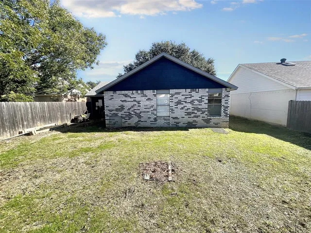 $1,895 | 5518 Creek Valley Drive, Arlington, TX 76018