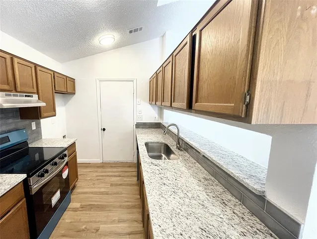 $1,895 | 5518 Creek Valley Drive, Arlington, TX 76018