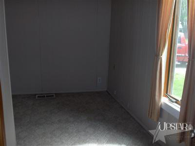 5045 John Street Decatur, IN 46733 - Photo 13 of 16