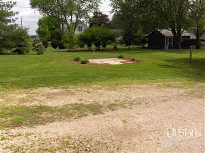 5045 John Street Decatur, IN 46733 - Photo 5 of 16