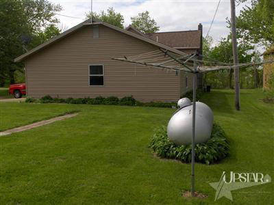 5045 John Street Decatur, IN 46733 - Photo 7 of 16