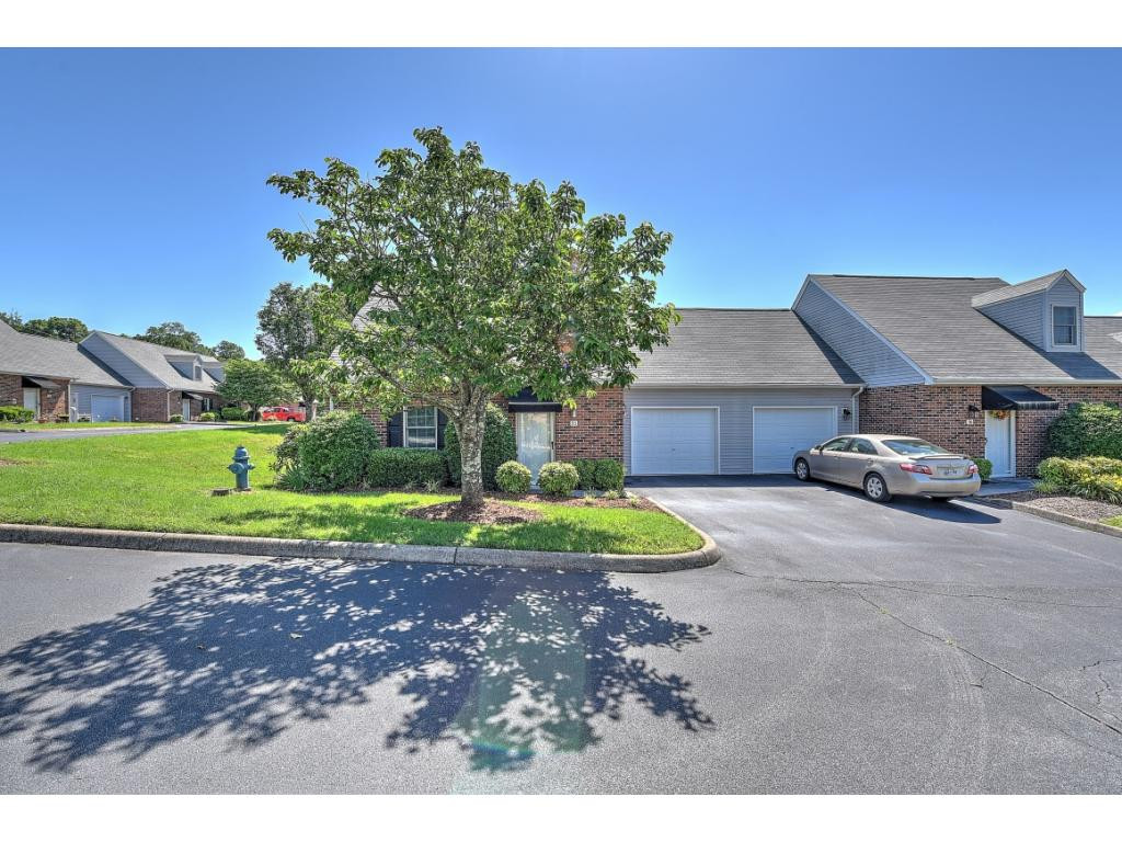 2700 Indian Ridge Road, Unit 35 Johnson City, TN 37604 - Photo 3 of 33 Photo 3