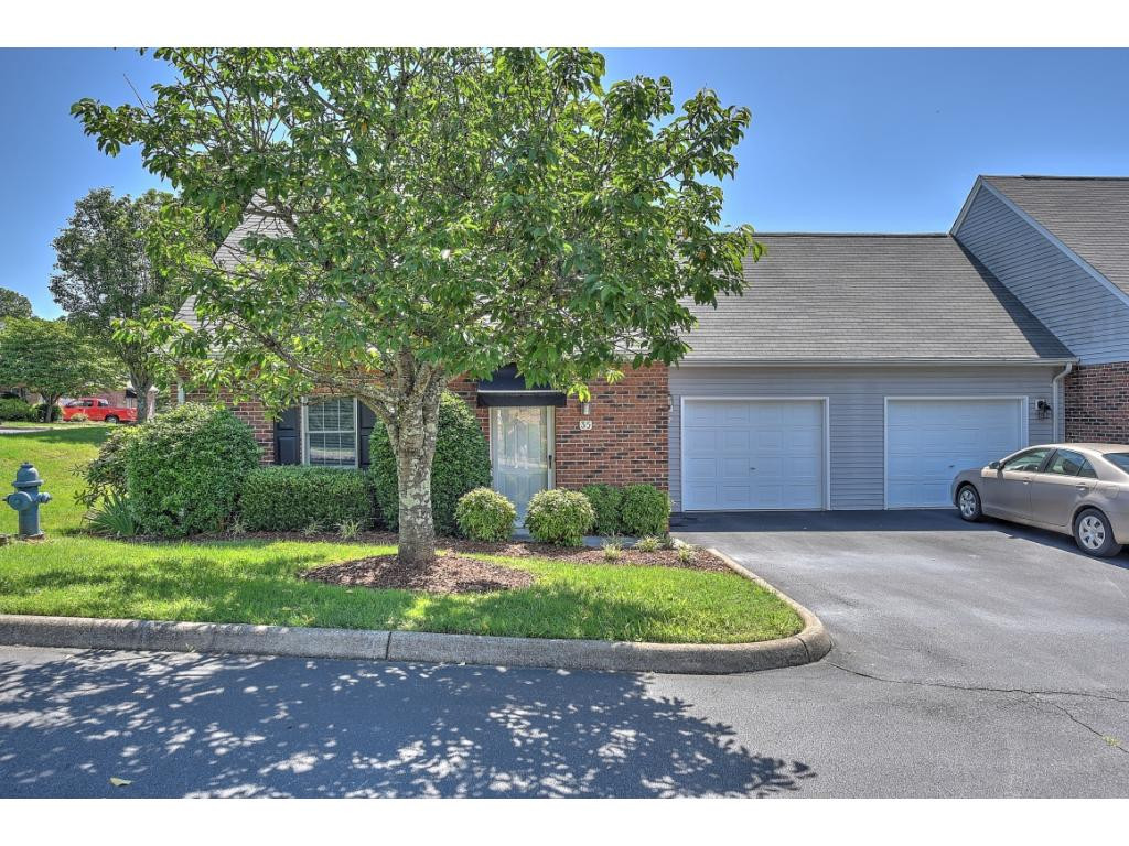 2700 Indian Ridge Road, Unit 35 Johnson City, TN 37604 - Photo 4 of 33 Photo 4