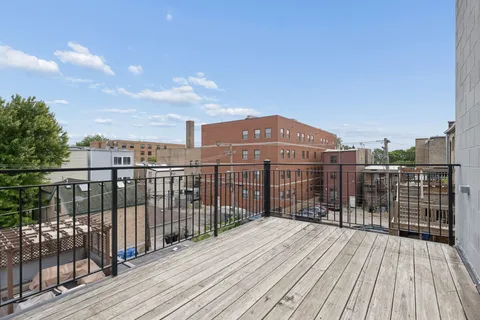 $559,900 | 2733 West Hirsch Street, Unit 3W, Chicago, IL 60622