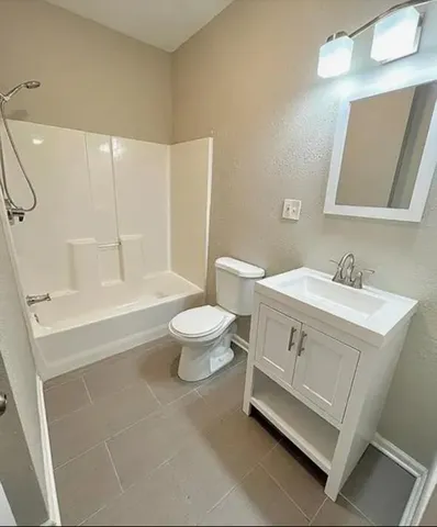 $185,000 | 1319 East 32 Terrace, Kansas City, MO 64109