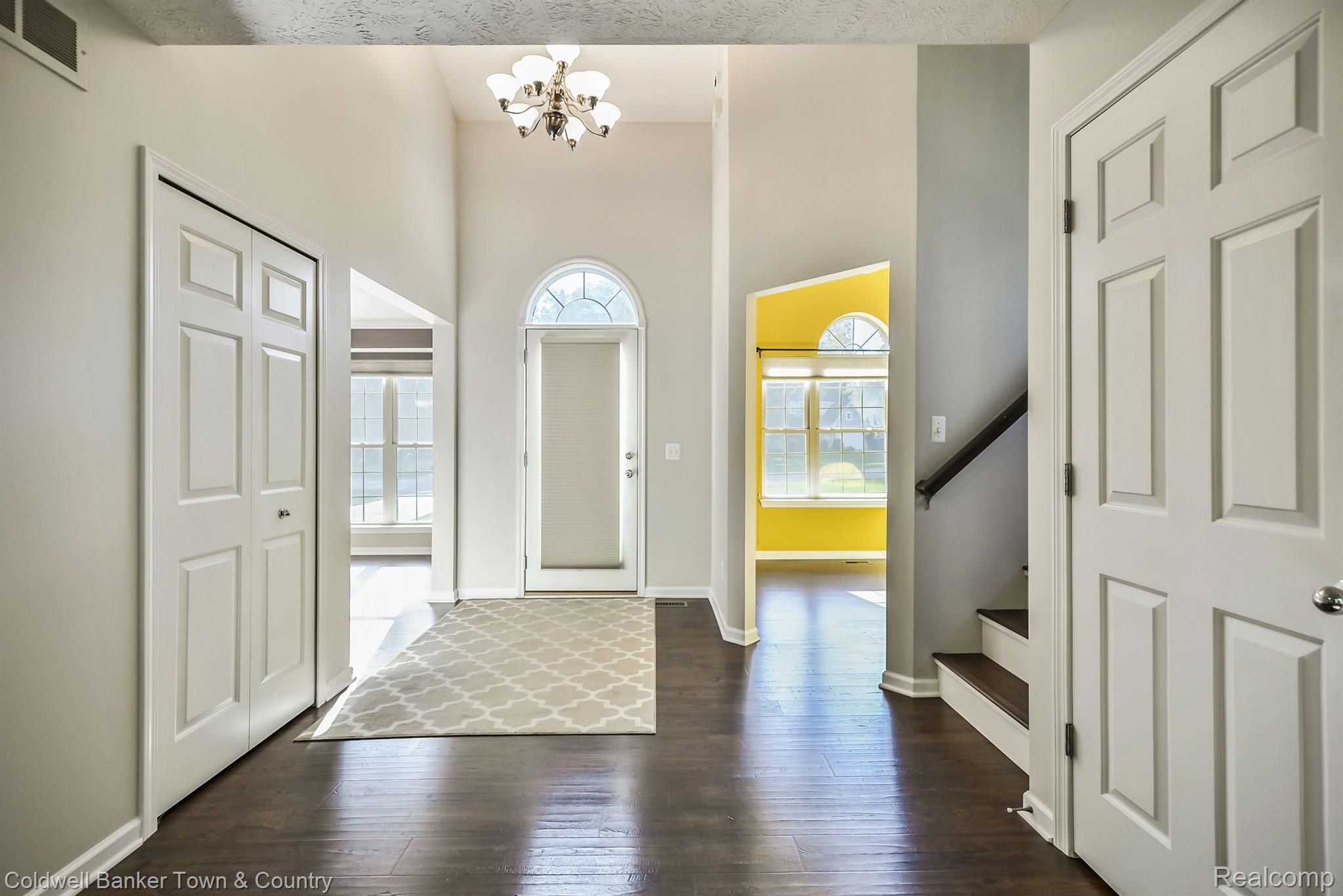 213 Slider Avenue Howell, MI 48843 - Photo 29 of 64 Large foyer