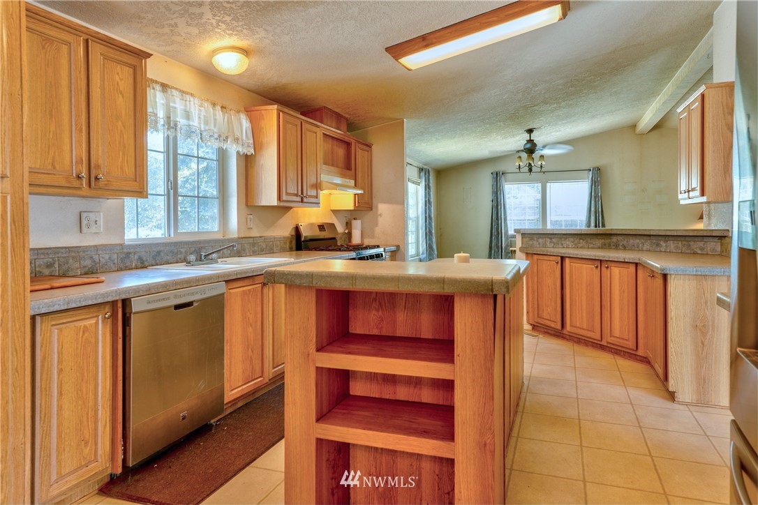 18854 Southeast 168th Street Renton, WA 98058 - Photo 7 of 34 Gallery Image 7