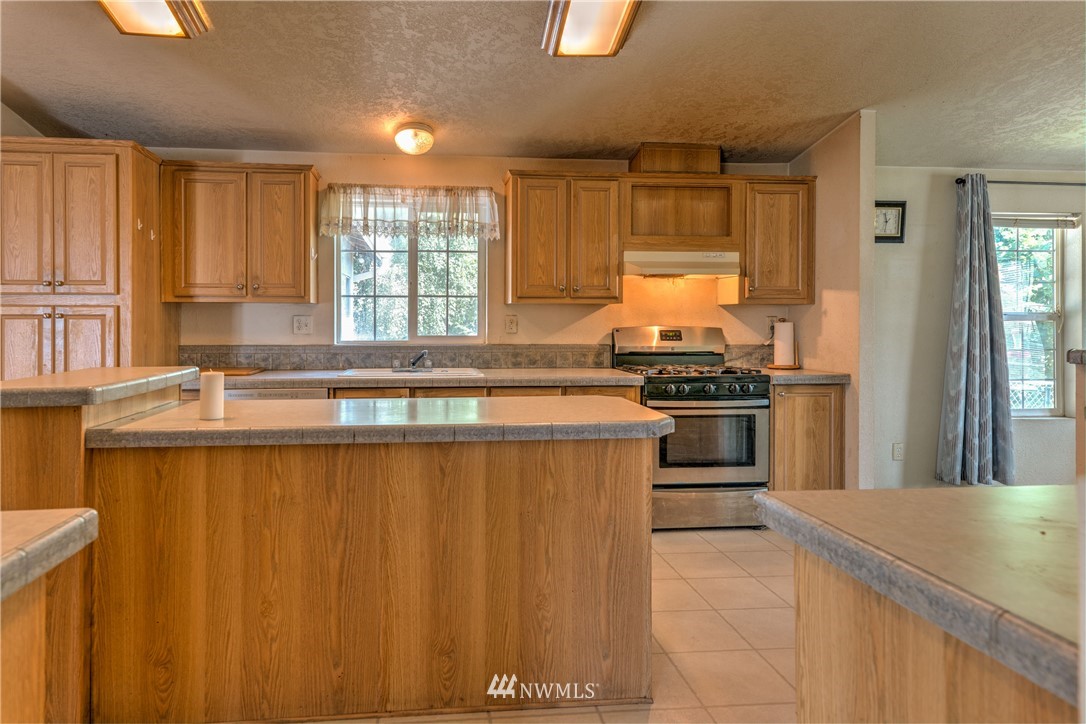 18854 Southeast 168th Street Renton, WA 98058 - Photo 9 of 34 Gallery Image 9