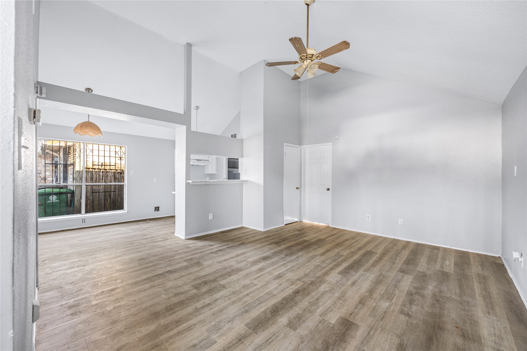11018 Clark Road Houston, TX 77076 - Photo 4 of 25