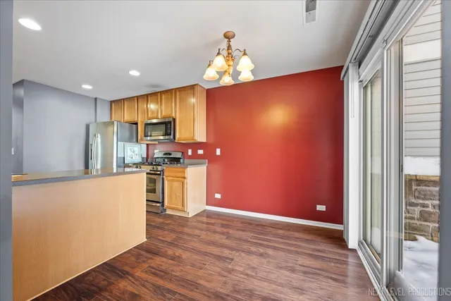 $2,600 | 643 Hawley Drive, Unit 643, Oswego, IL 60543