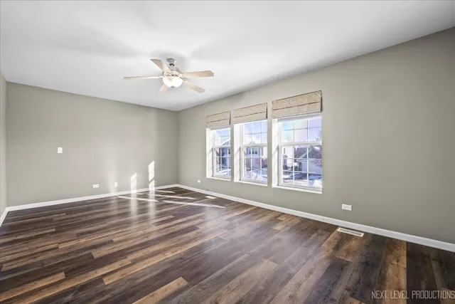 $2,600 | 643 Hawley Drive, Unit 643, Oswego, IL 60543