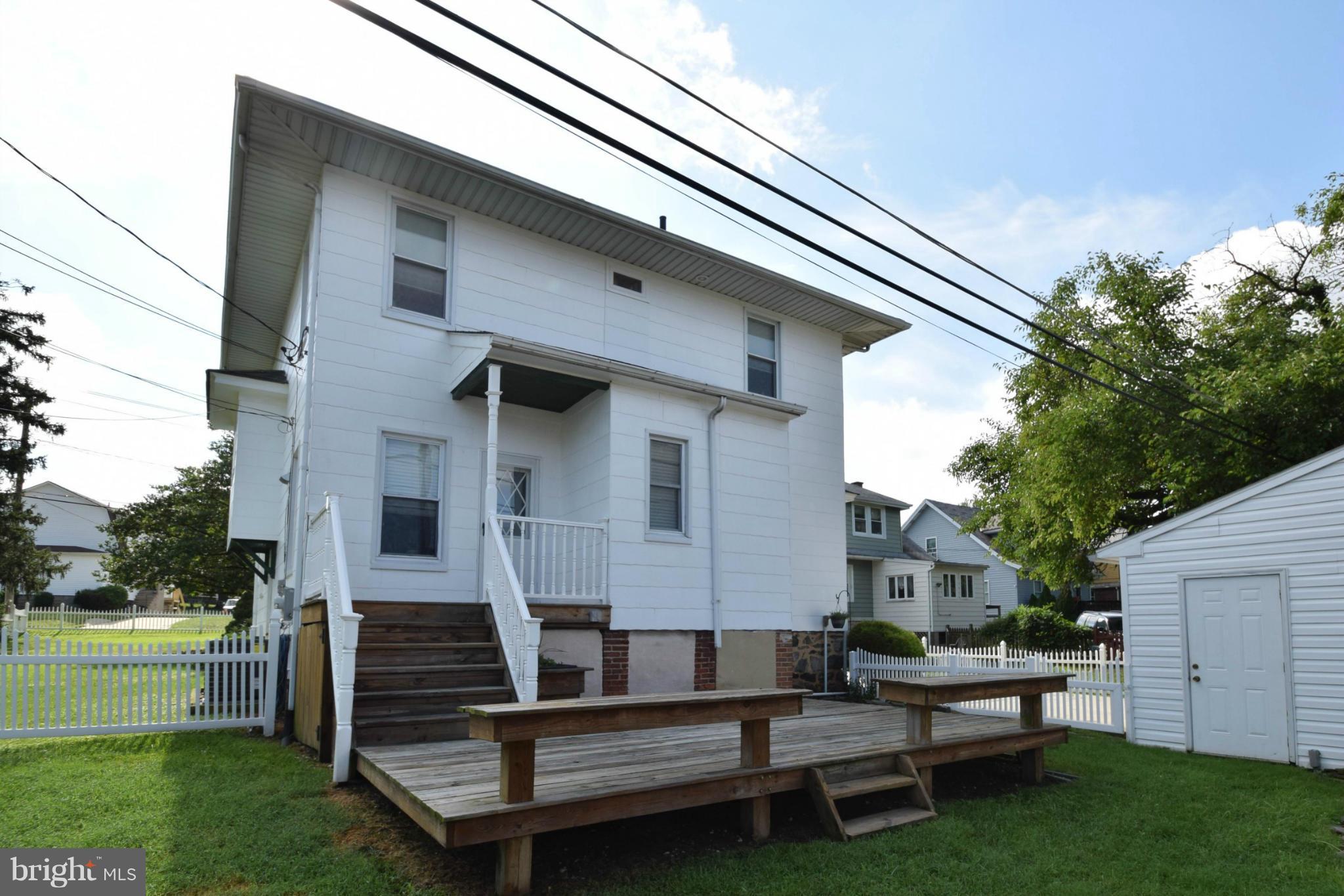7822 Old Harford Road Baltimore, MD 21234 - Photo 29 of 30 Deck w/built-in seating
