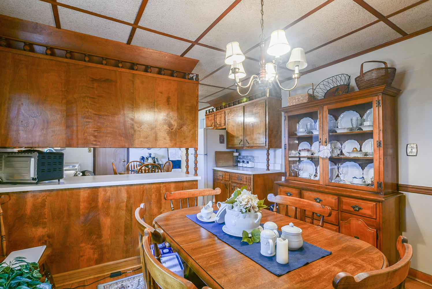 1904 Indian Ridge Road Johnson City, TN 37604 - Photo 6 of 30 1904 Indian kitchen dining 6