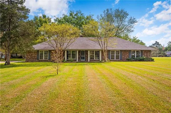 $300,000 | 43 Vit Road, Pineville, LA 71360