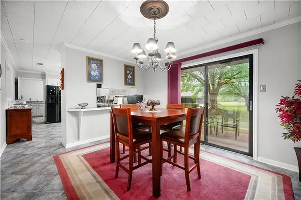 $300,000 | 43 Vit Road, Pineville, LA 71360