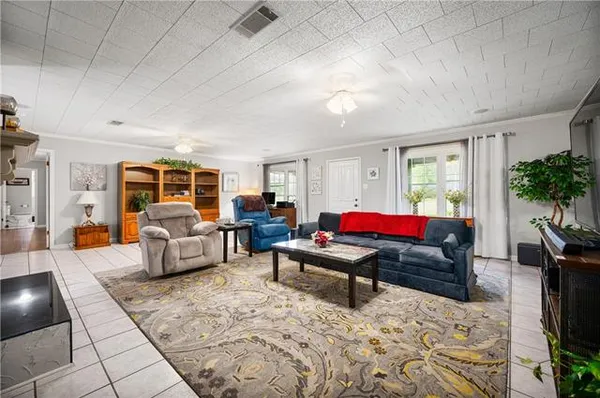 $300,000 | 43 Vit Road, Pineville, LA 71360
