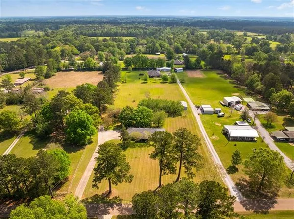 $300,000 | 43 Vit Road, Pineville, LA 71360