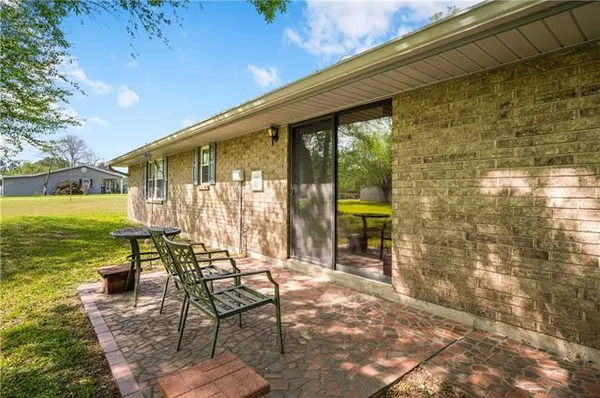 $300,000 | 43 Vit Road, Pineville, LA 71360