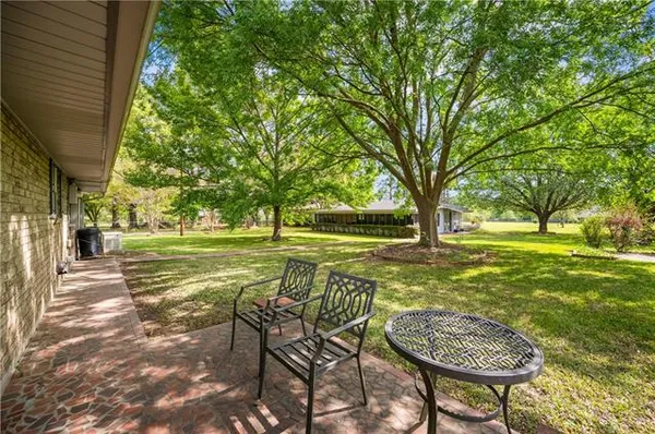 $300,000 | 43 Vit Road, Pineville, LA 71360