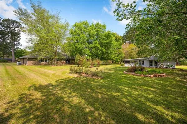 $300,000 | 43 Vit Road, Pineville, LA 71360