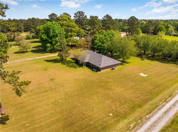 $300,000 | 43 Vit Road, Pineville, LA 71360
