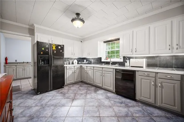 $300,000 | 43 Vit Road, Pineville, LA 71360