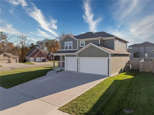 $428,000 | 1505 183rd Street, Smithville, MO 64089