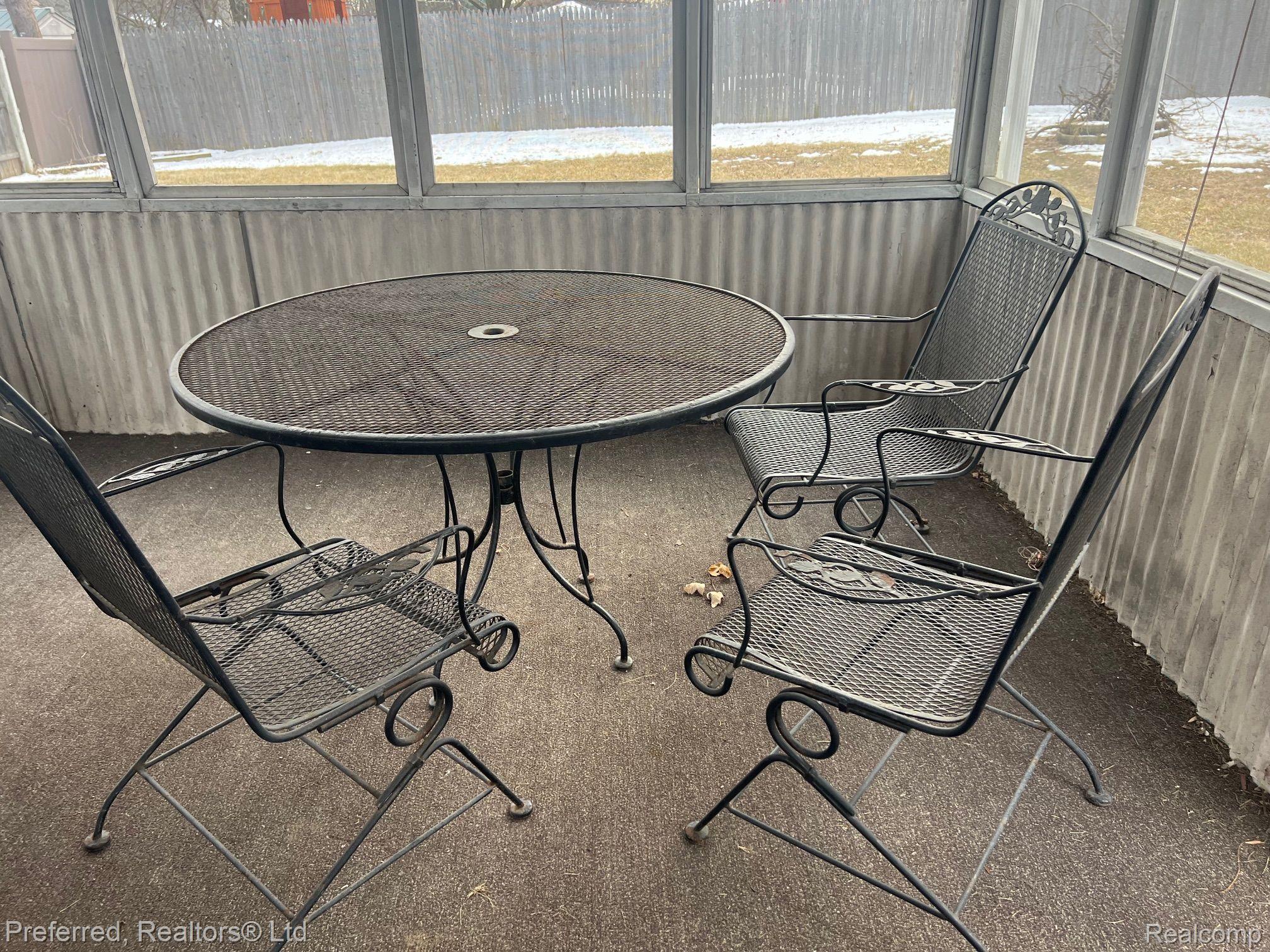 14404 Farmington Road Livonia, MI 48154 - Photo 43 of 47 Cabana Patio Furniture Included