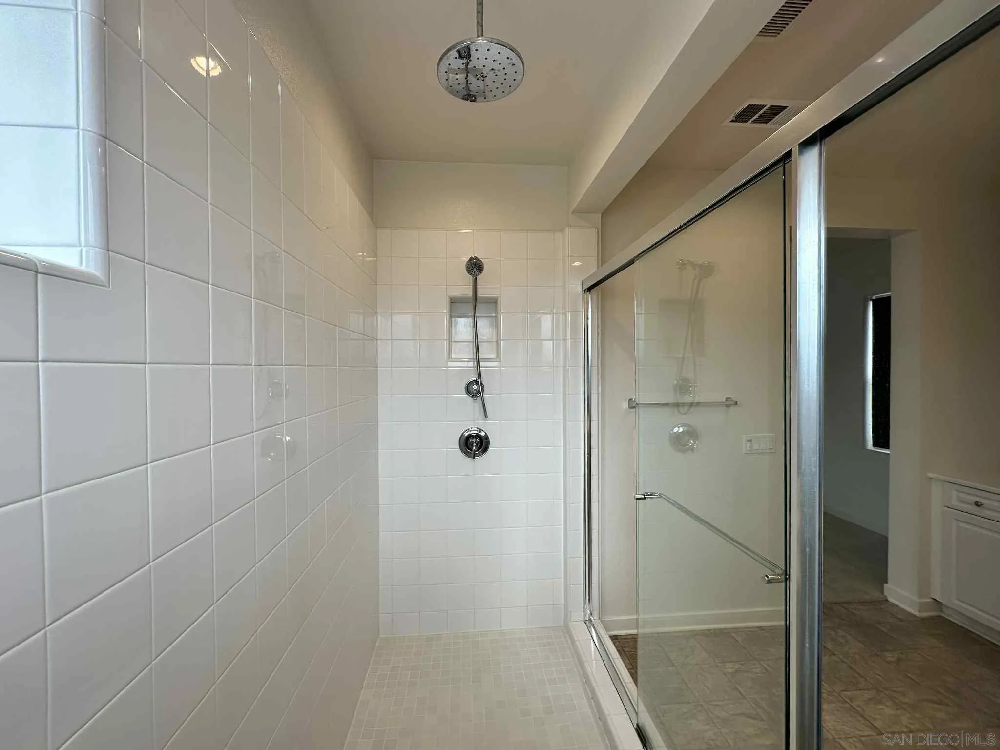 1958 P.º Lugo Chula Vista, CA 91913 - Photo 24 of 68 a bathroom with a shower